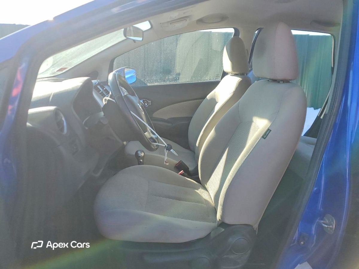 Nissan Versa 2015