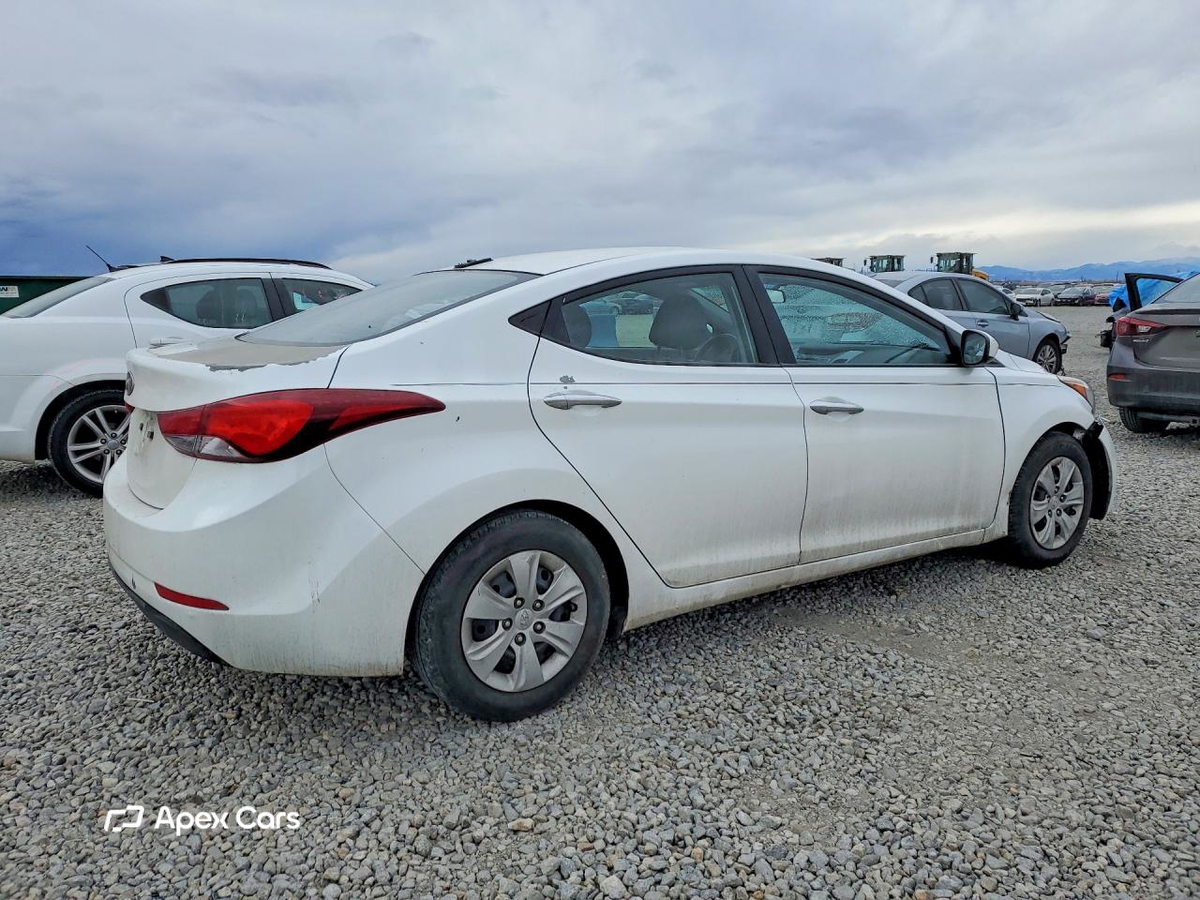 Hyundai Elantra 2016