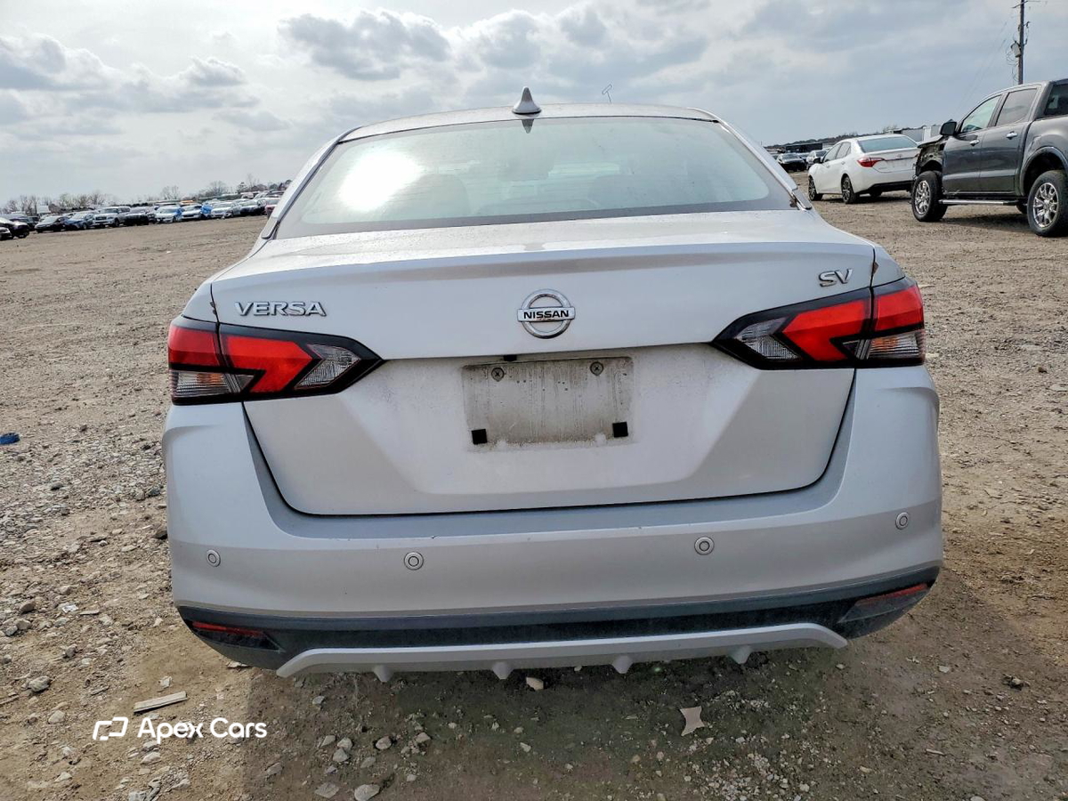 Nissan Versa 2021