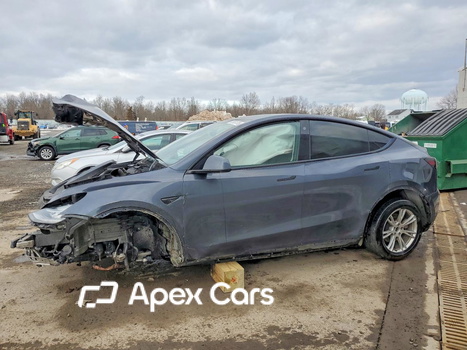 Tesla Model Y 2023 - Zdjęcie 1 z 13
