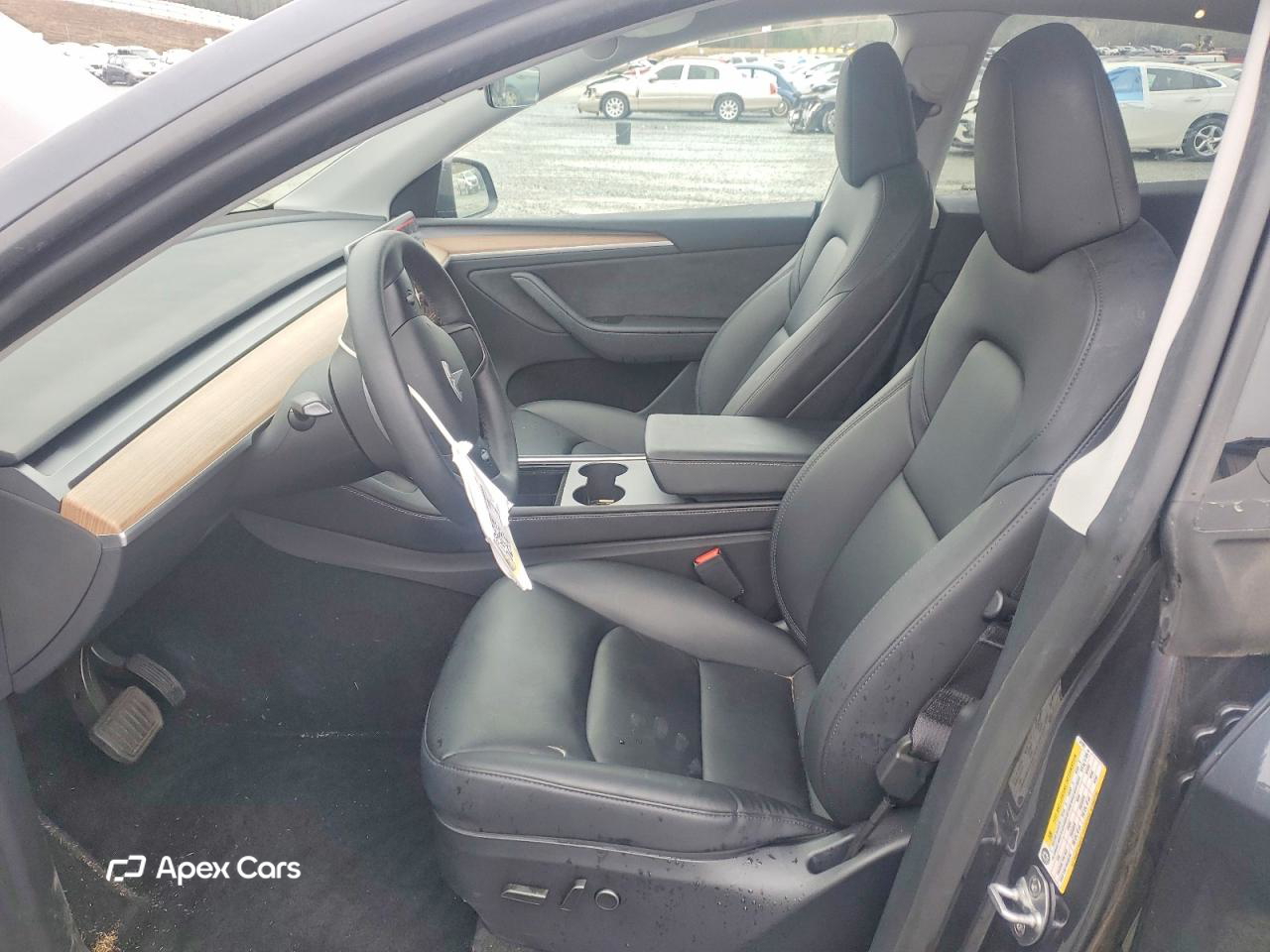 Tesla Model Y 2024
