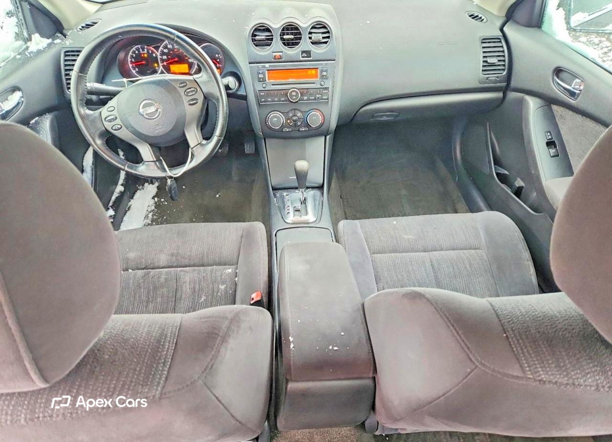 Nissan Altima 2010