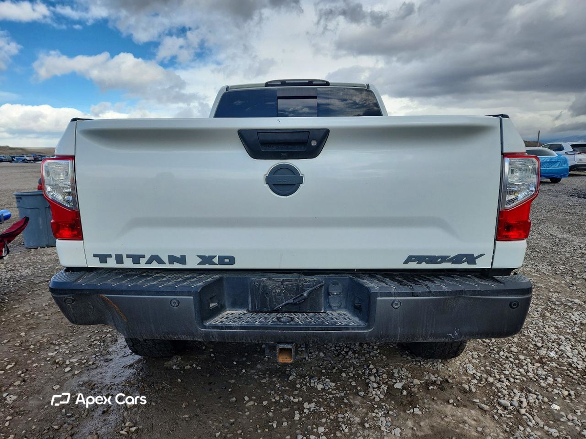 Titan 2016
