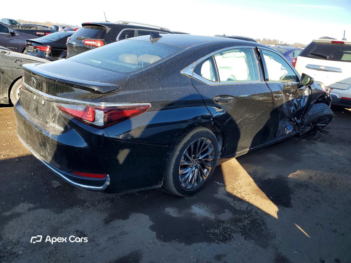 Lexus ES 2025