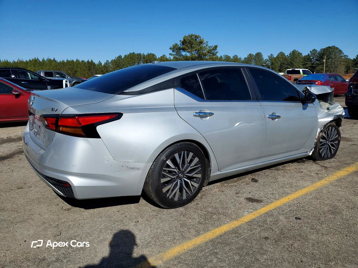 Altima 2024