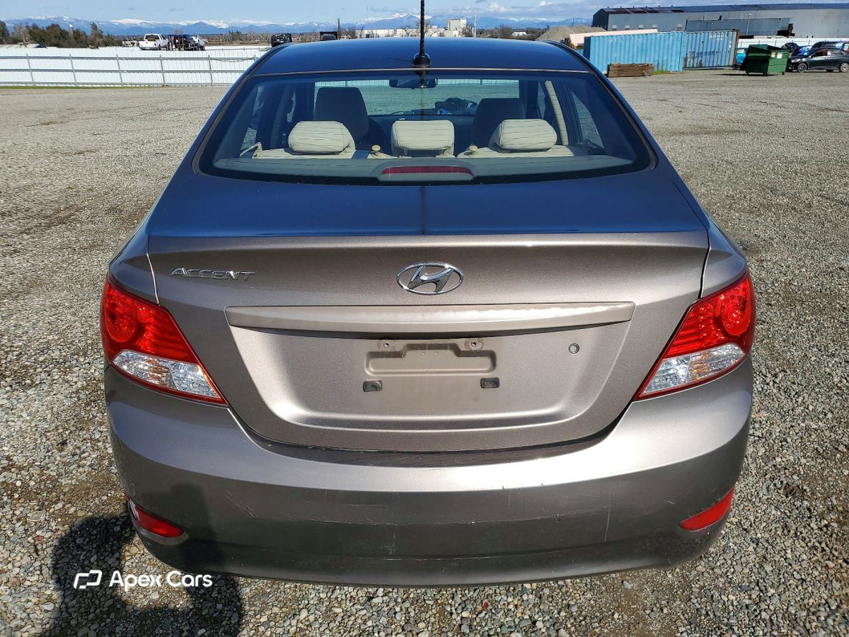 Hyundai Accent 2012