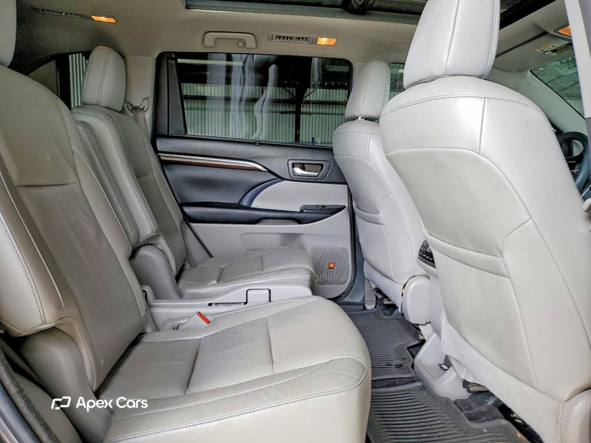 Toyota Highlander 2016