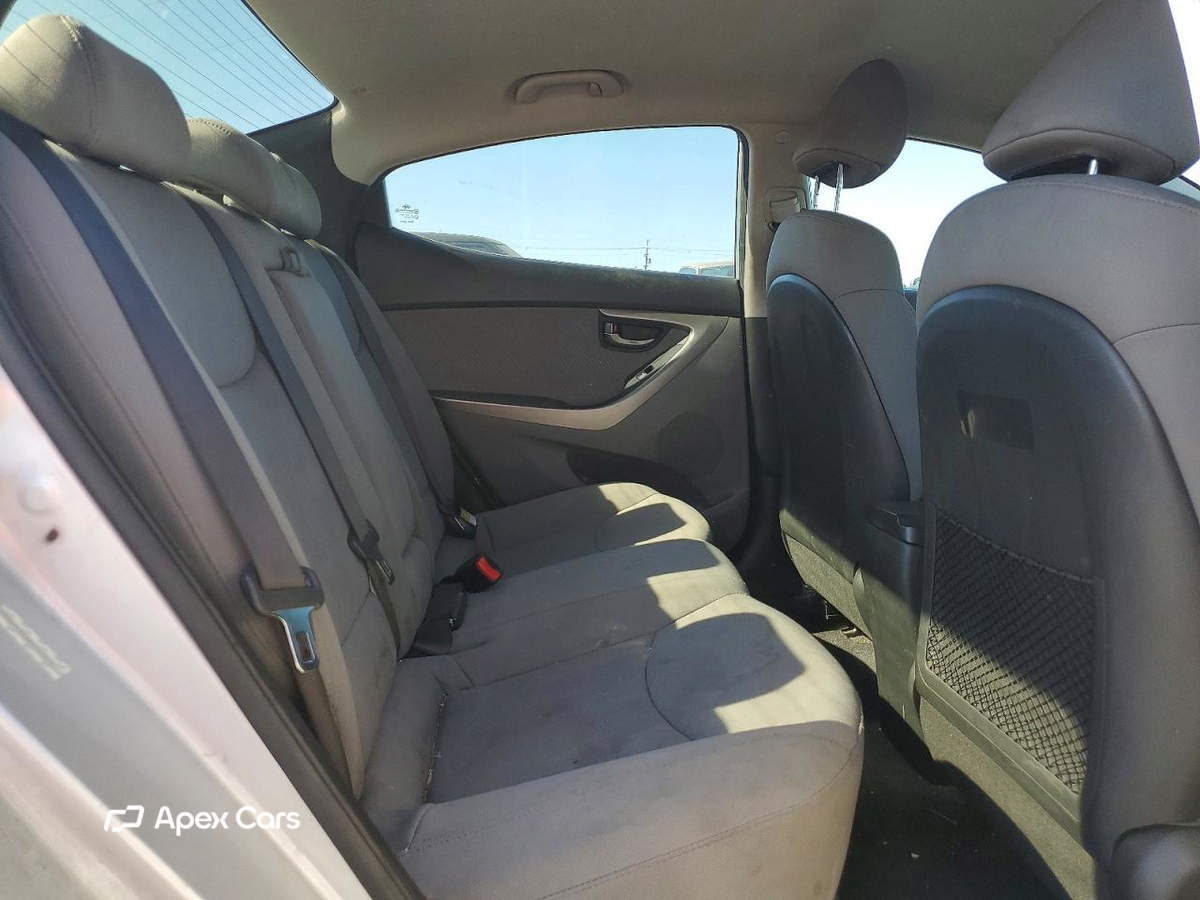 Hyundai Elantra 2011