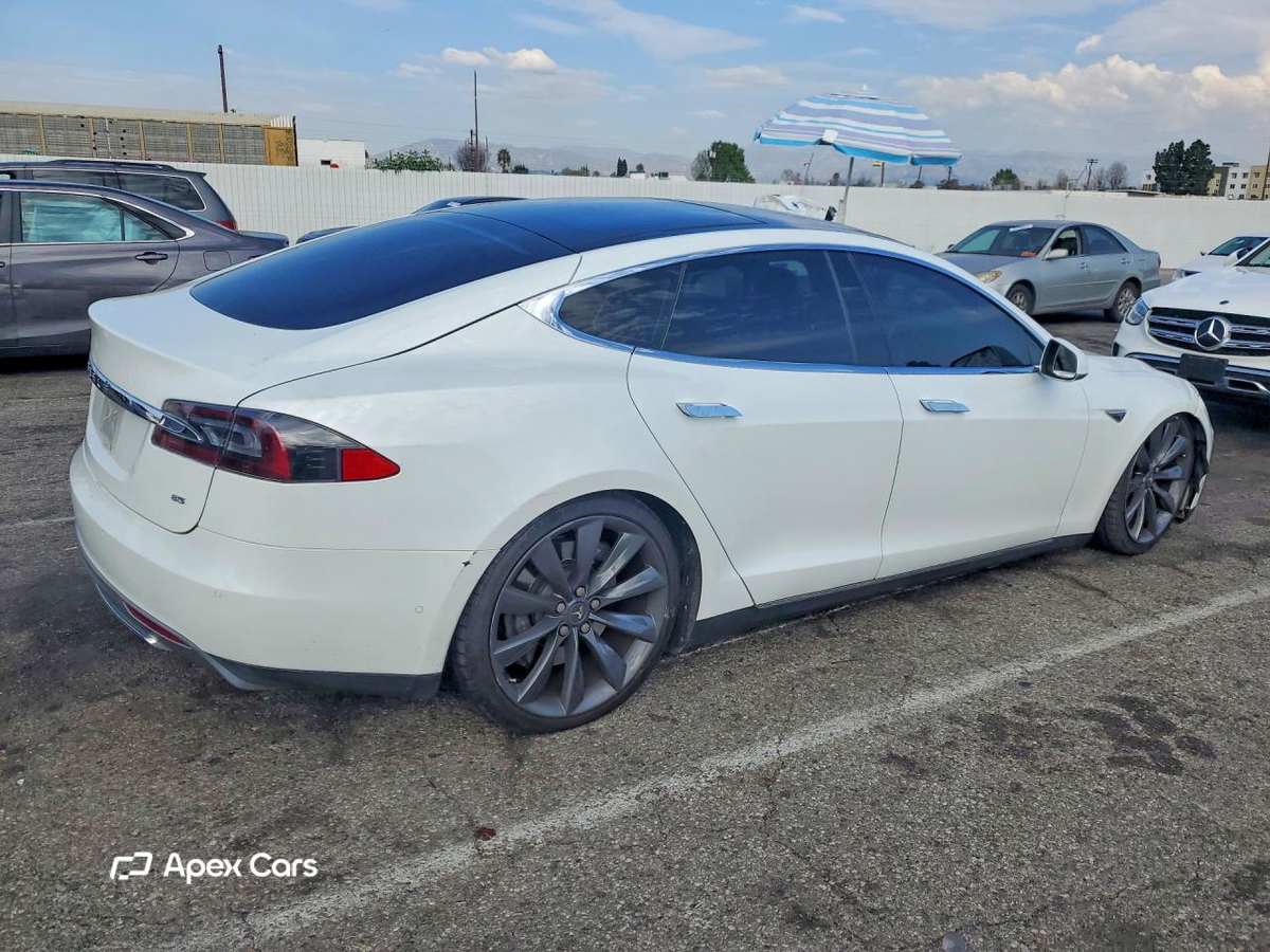 Tesla Model S 2014