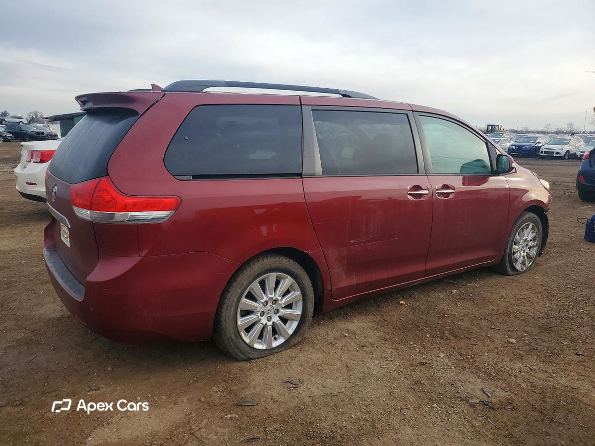 Toyota Sienna 2014