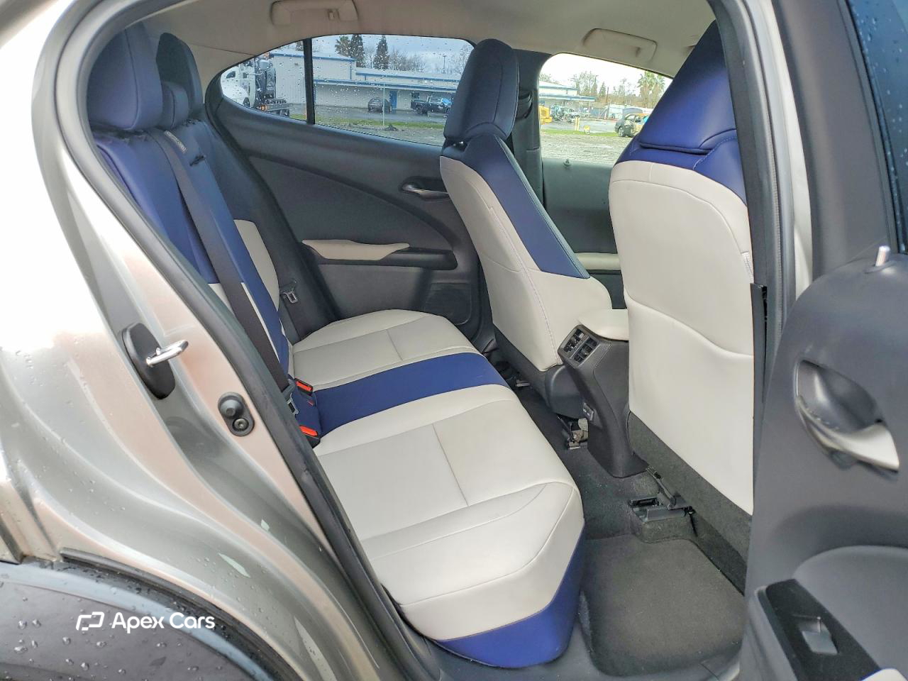 Lexus UX 2021