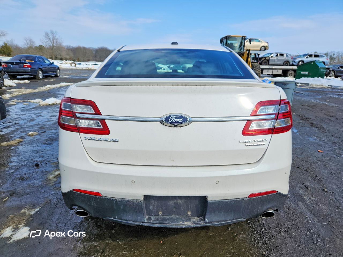 Ford Taurus 2016