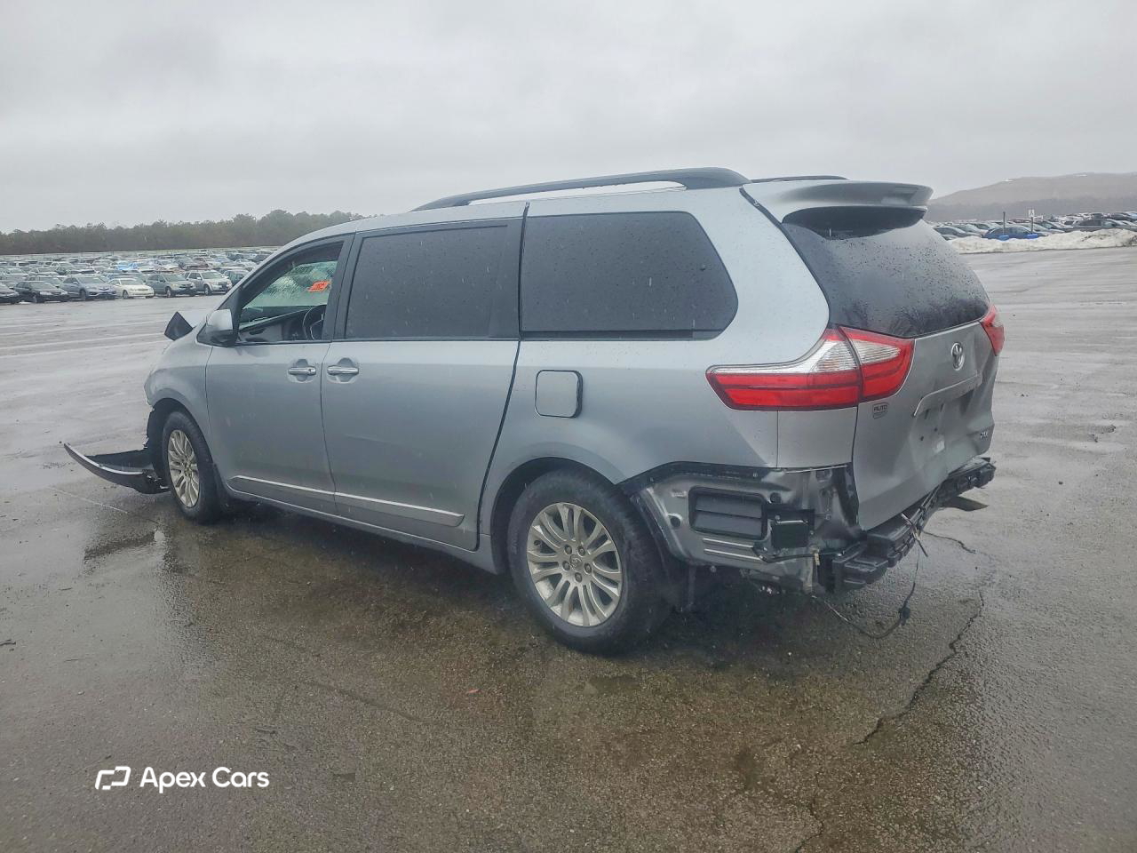 Toyota Sienna 2016