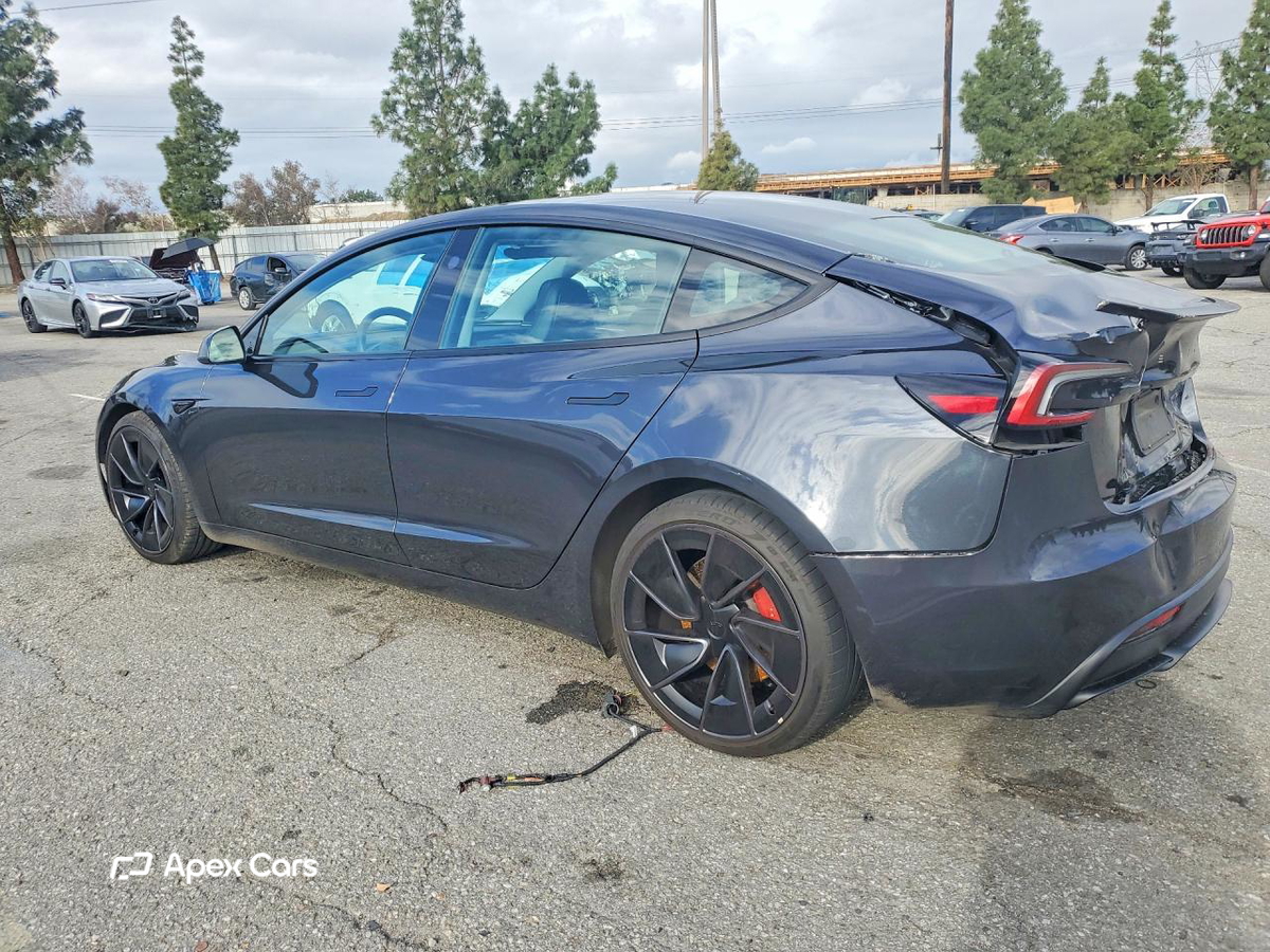 Tesla Model 3 2024