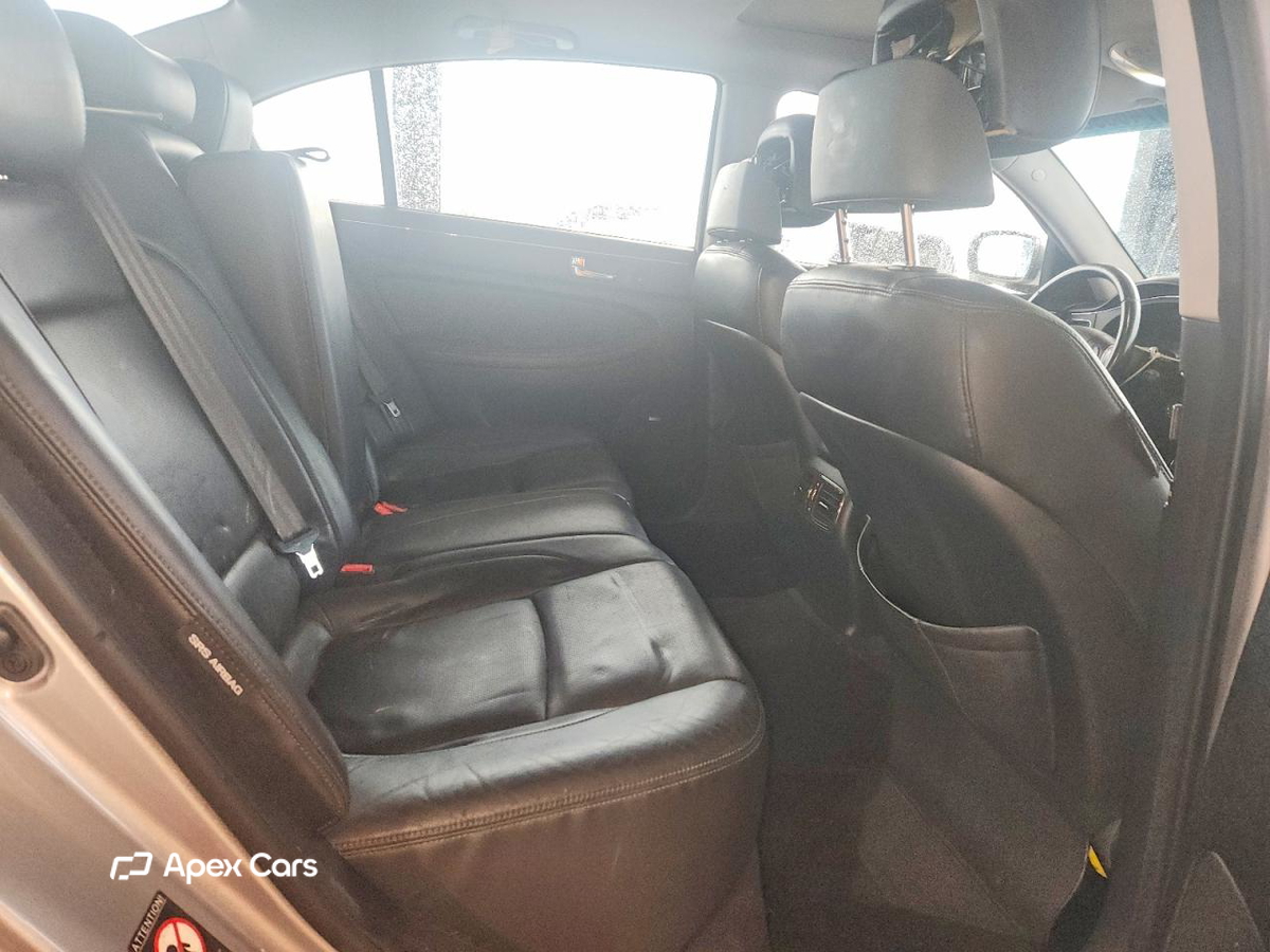 Hyundai Genesis 2011