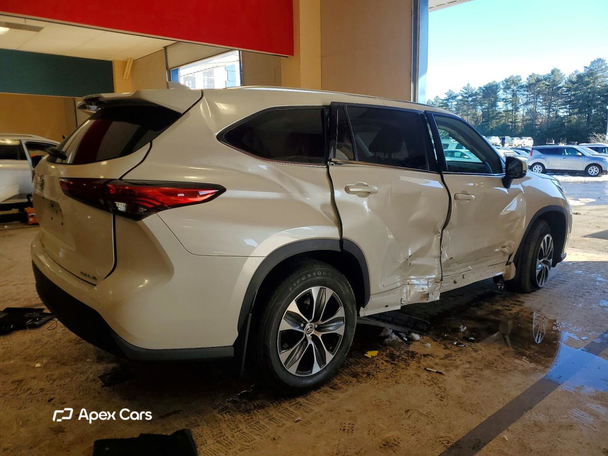 Toyota Highlander 2021