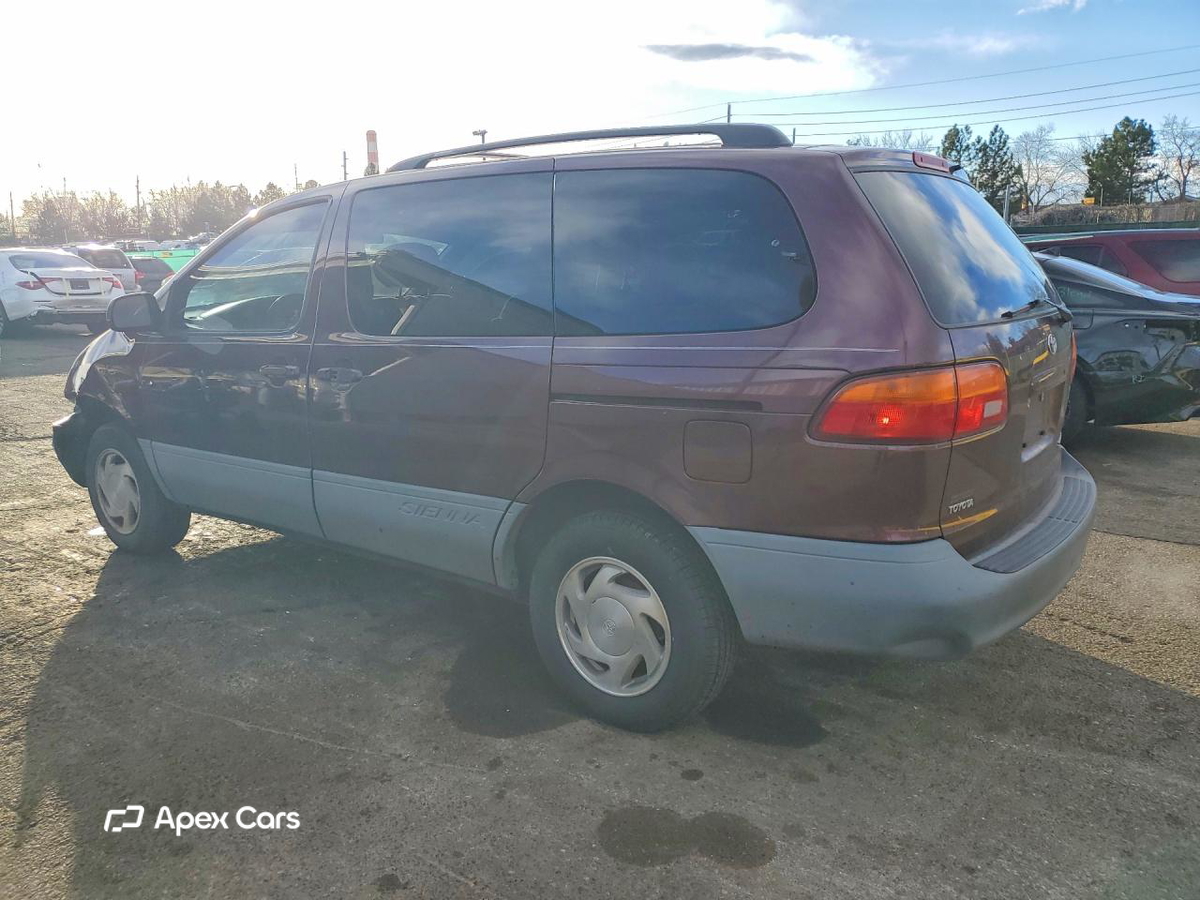 Toyota Sienna 2000