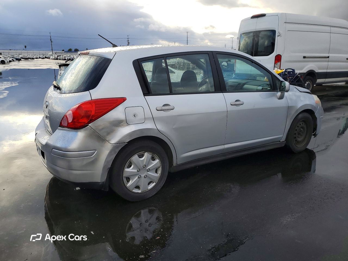 Nissan Versa 2011
