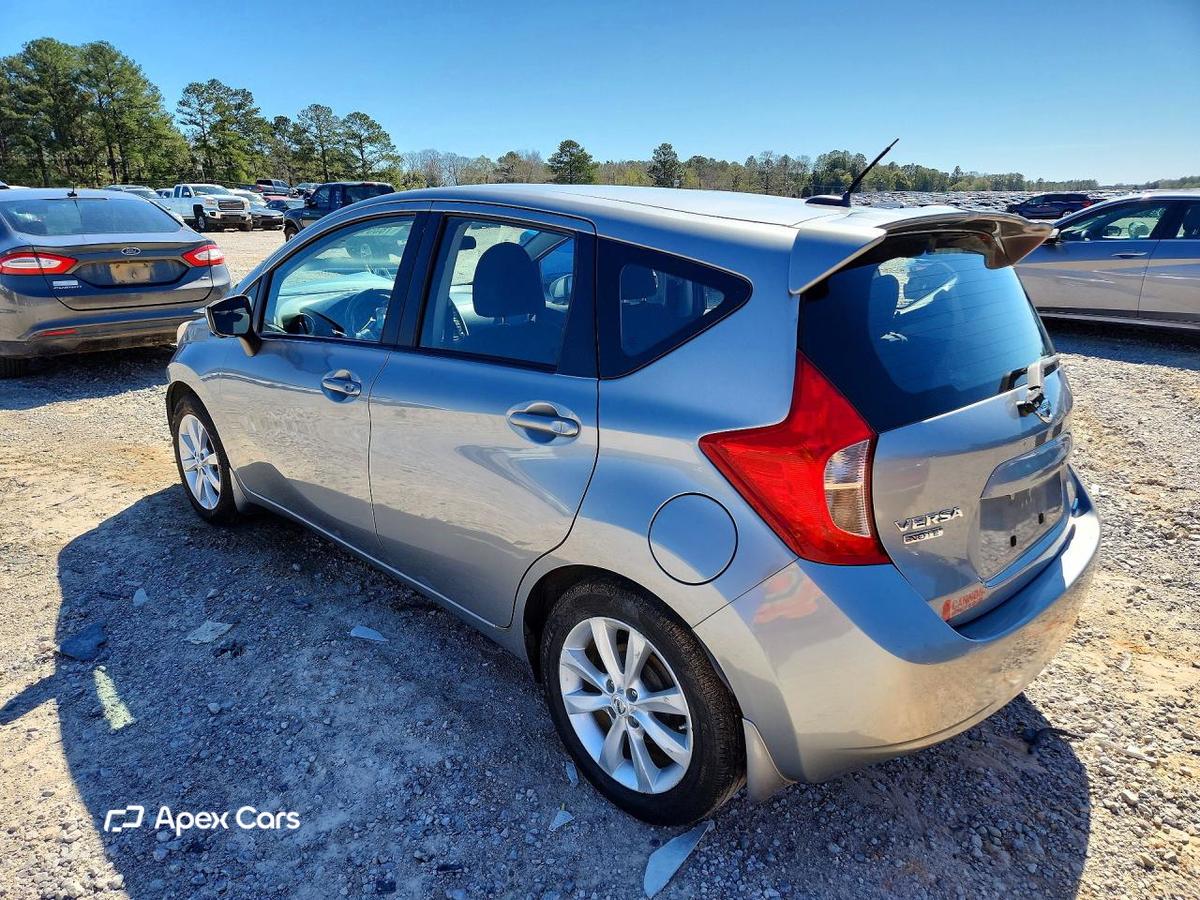 Nissan Versa 2015