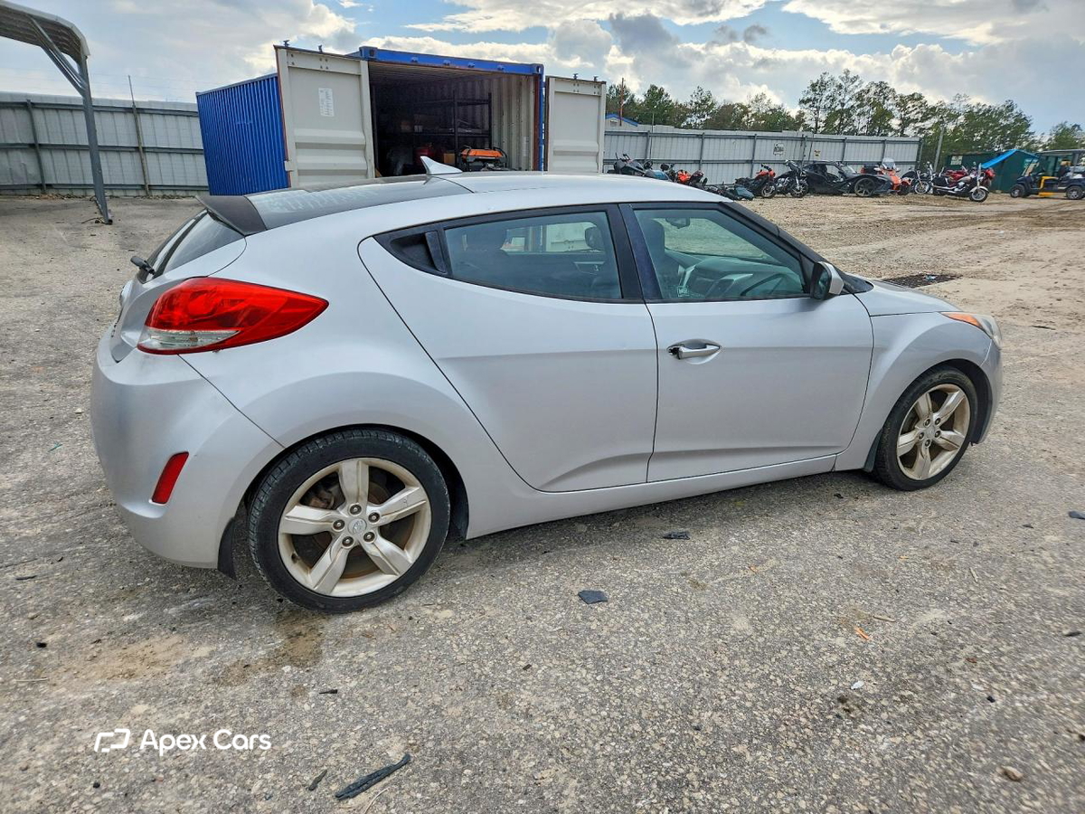 Hyundai Veloster 2012