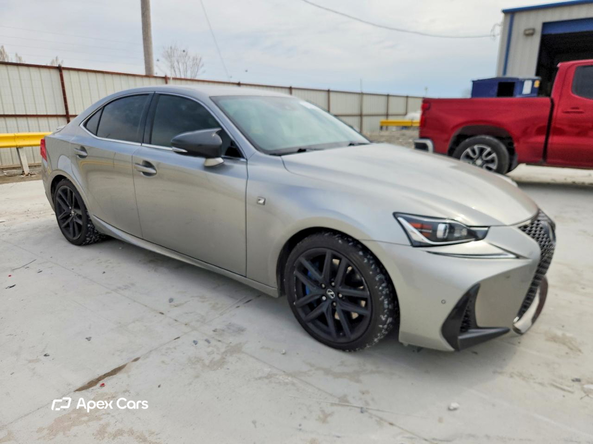 Lexus IS 2019