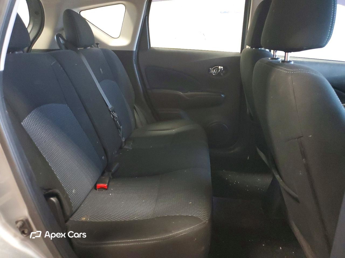 Nissan Versa 2015