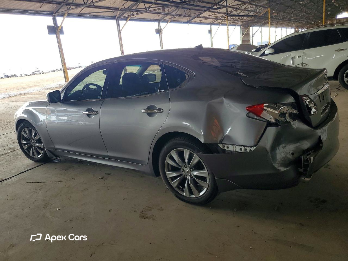 Infiniti M 2013