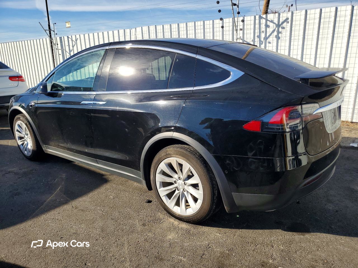 Tesla Model X 2020