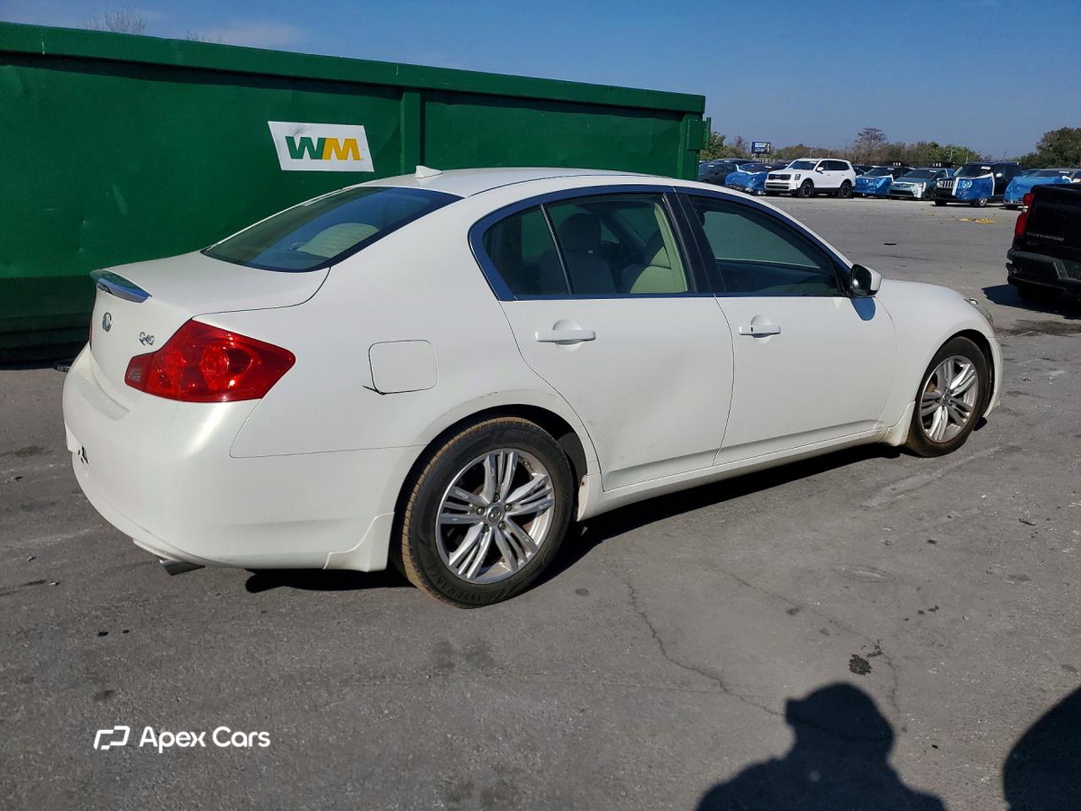 Infiniti Q40 2015