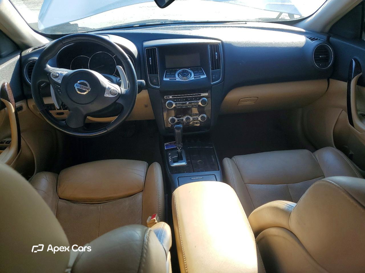 Nissan Maxima 2011