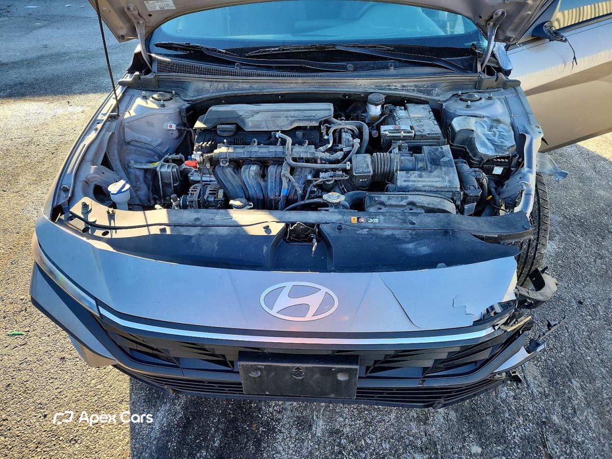 Hyundai Elantra 2024