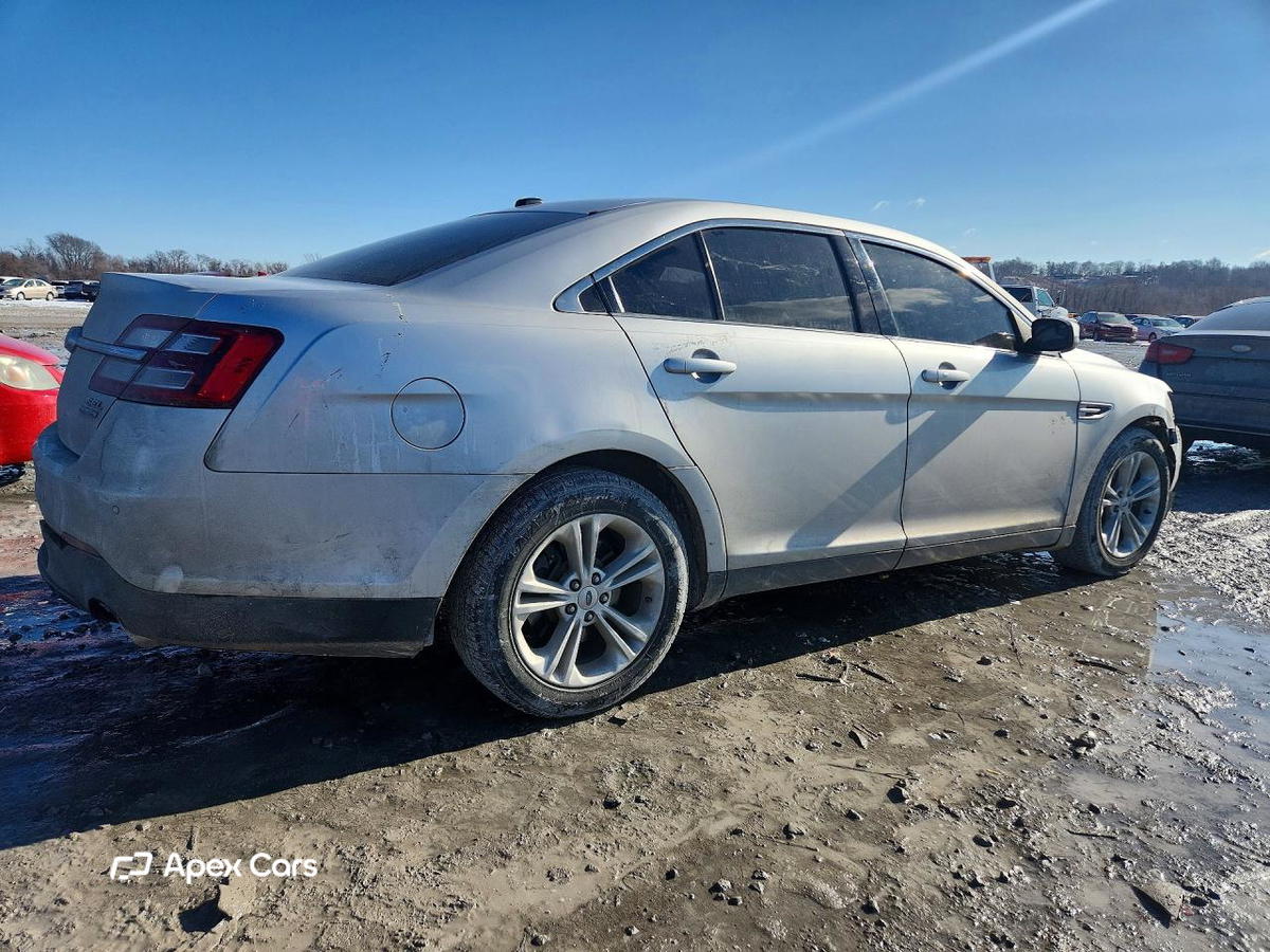 Ford Taurus 2015