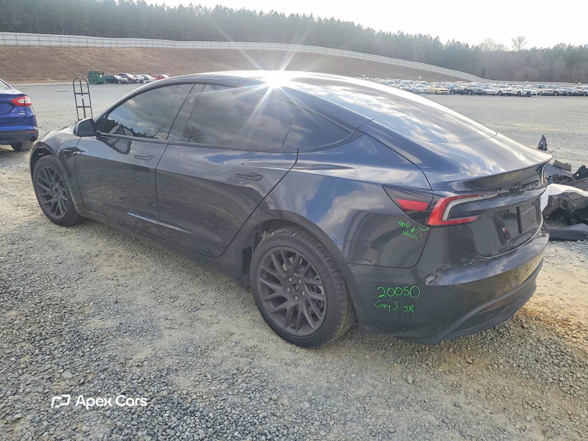 Tesla Model 3 2024