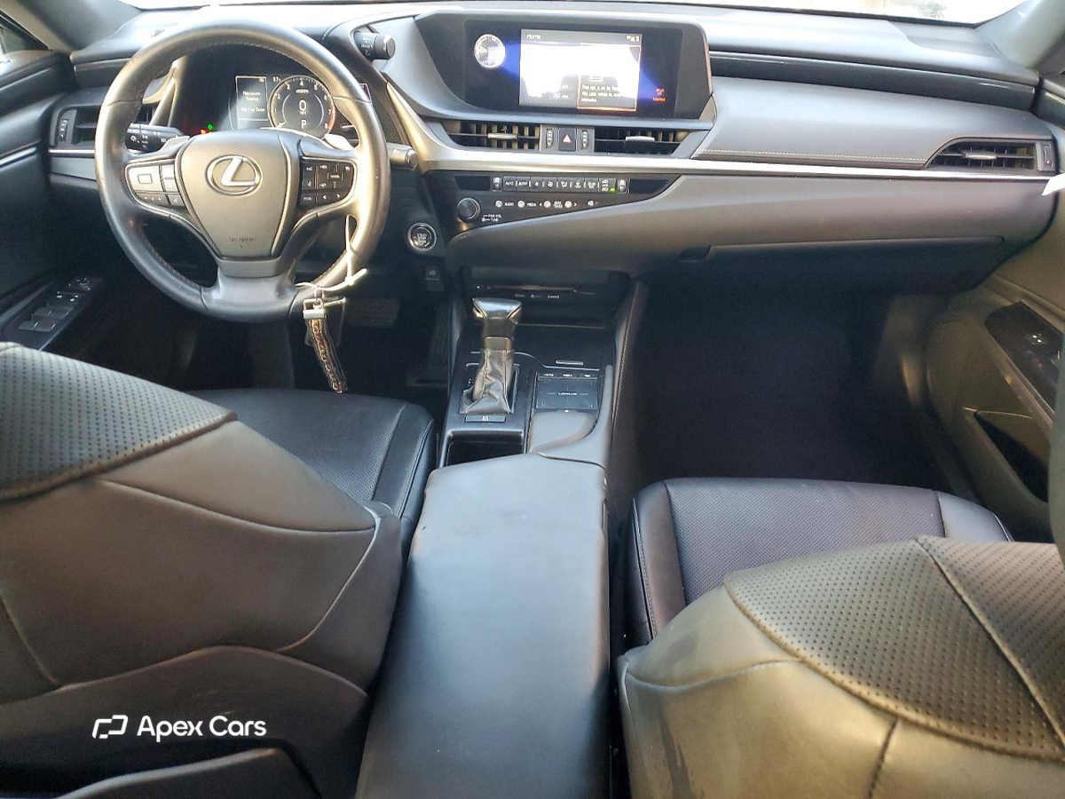 Lexus ES 2020