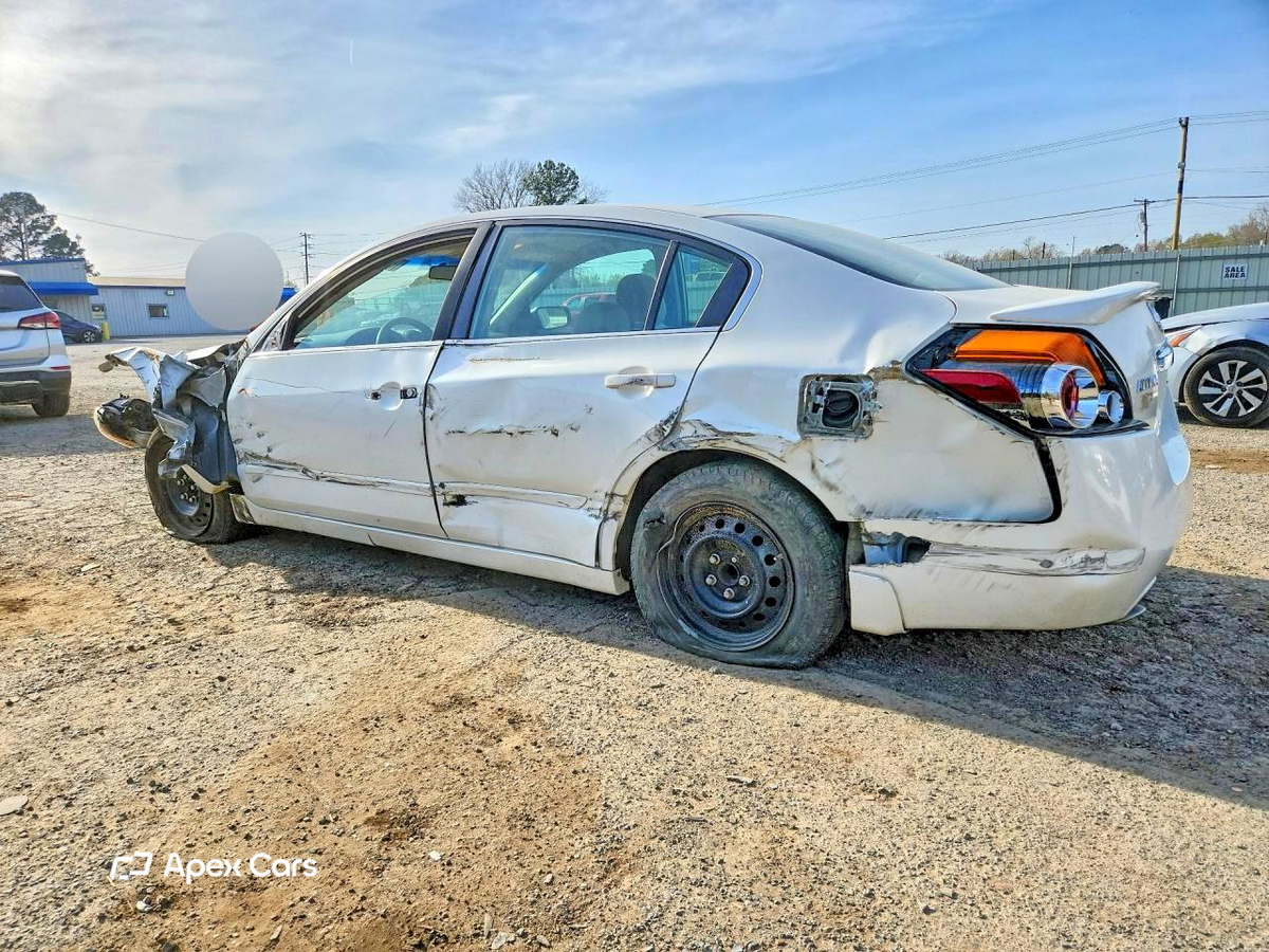 Nissan Altima 2011