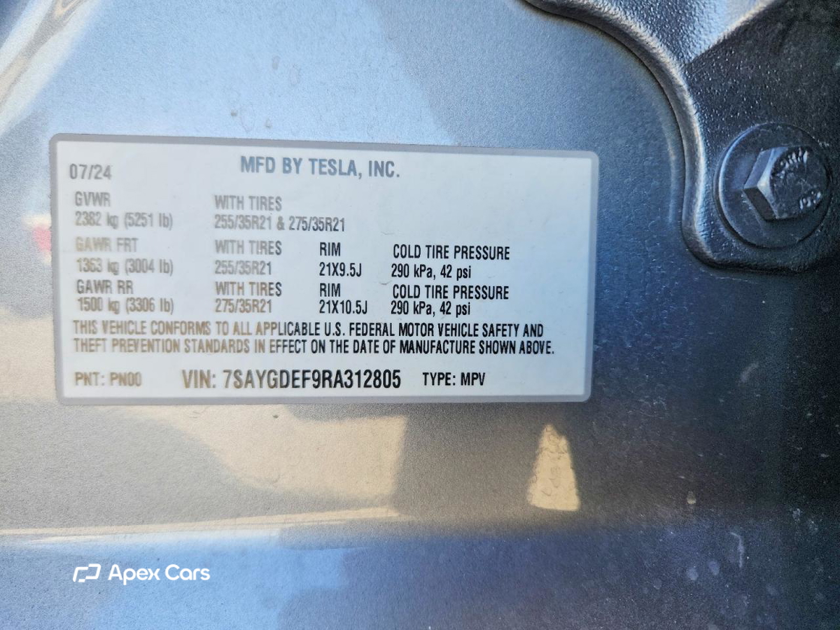 Tesla Model Y 2024