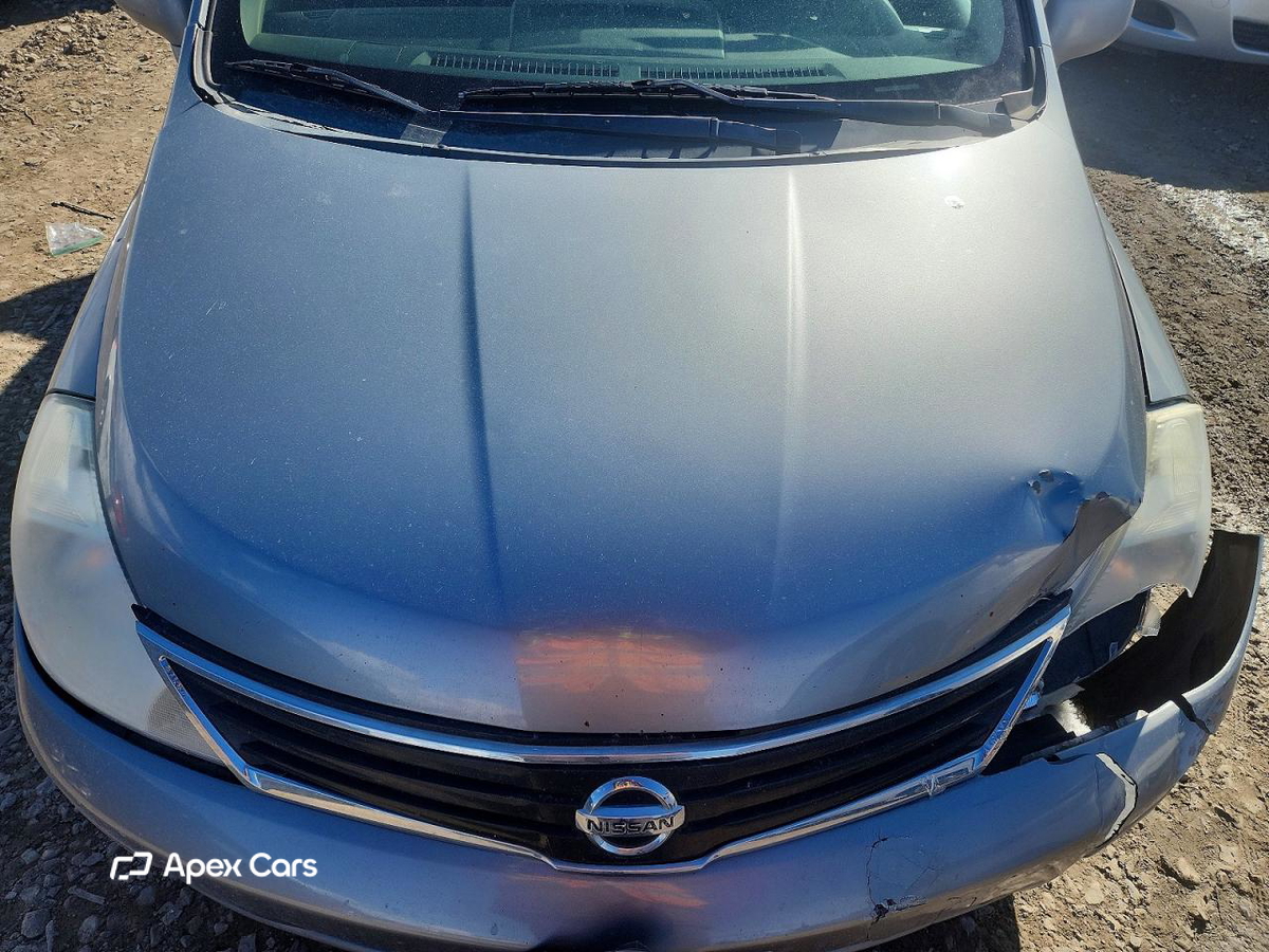 Nissan Versa 2011
