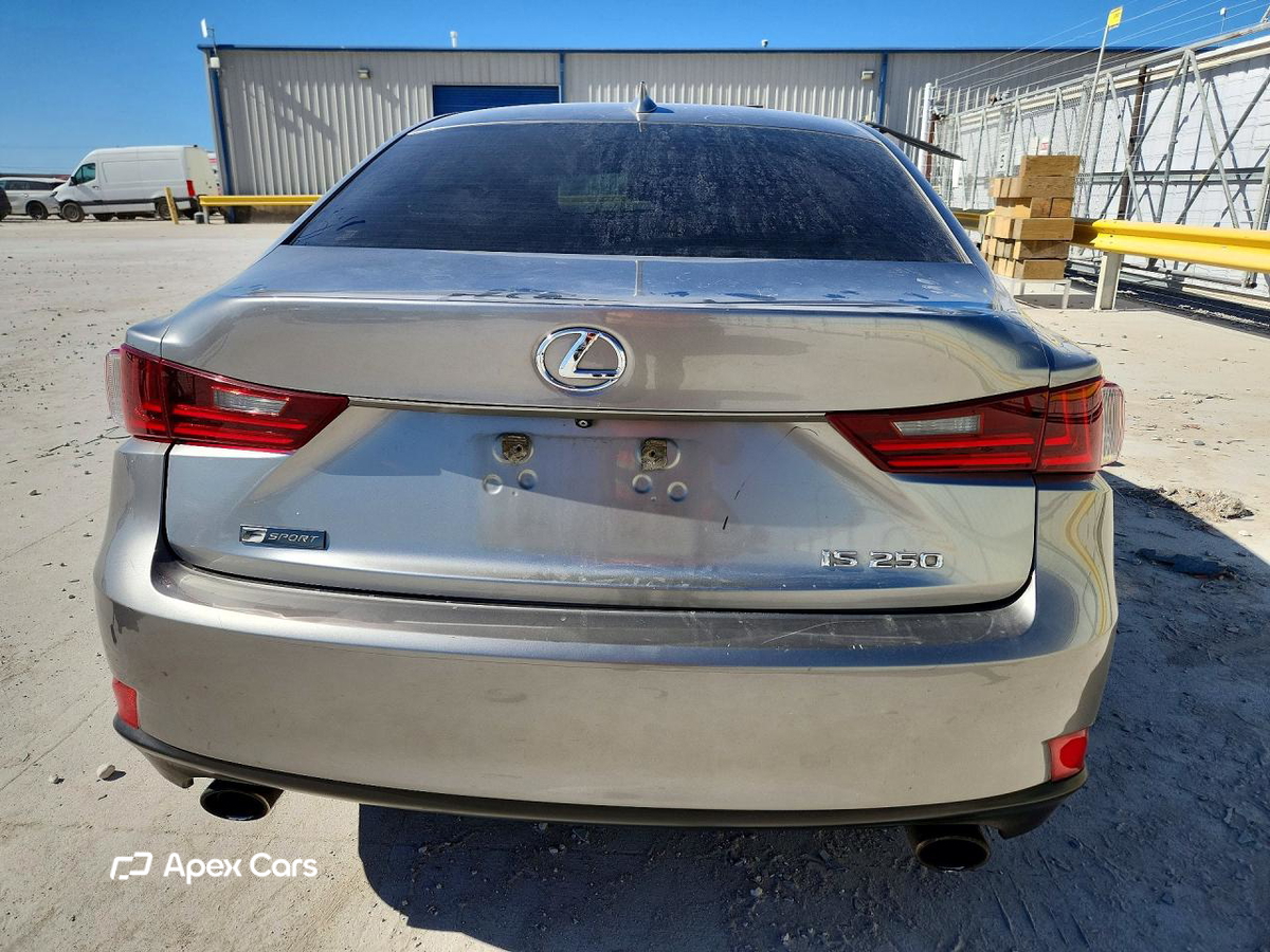 Lexus IS 2015