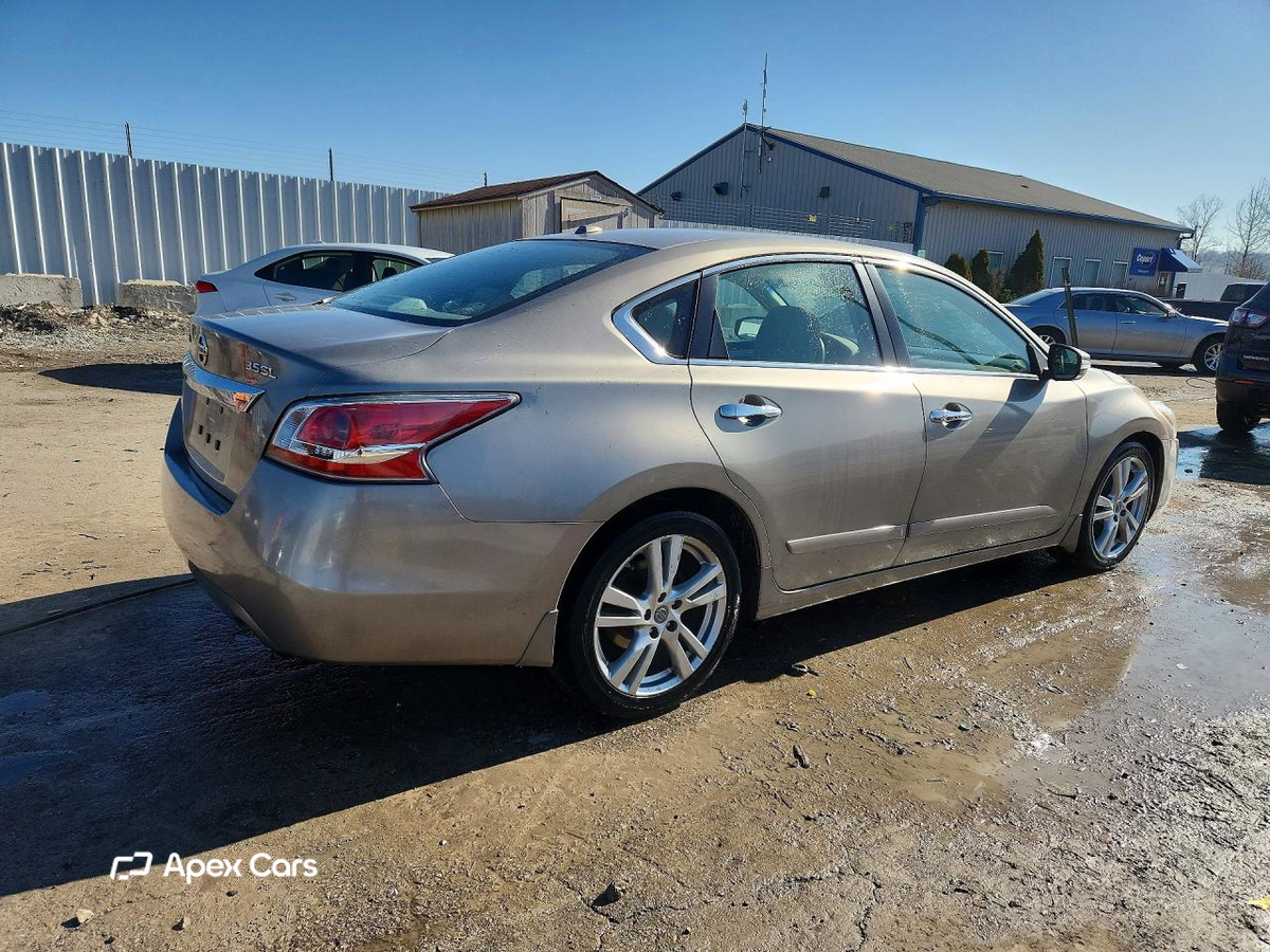 Nissan Altima 2015