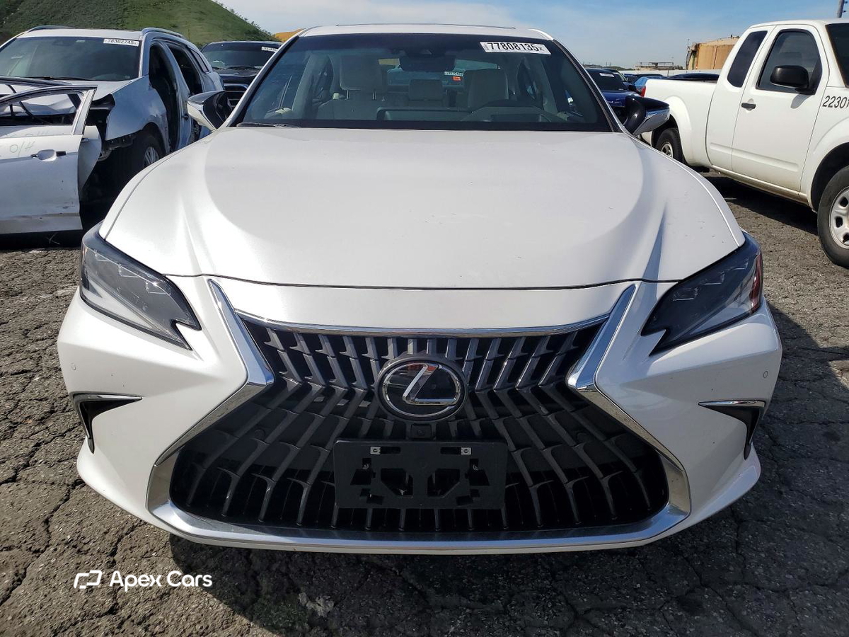 Lexus ES 2025