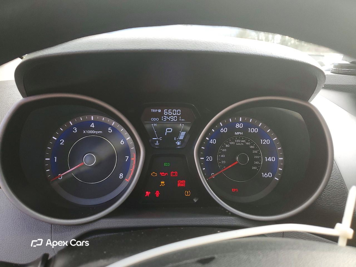 Hyundai Elantra 2012