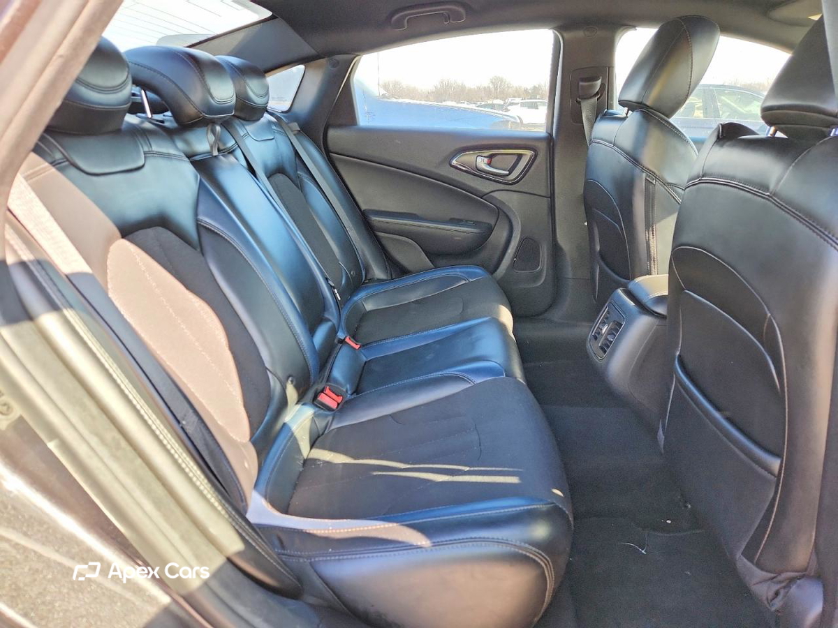 Chrysler 200 2016