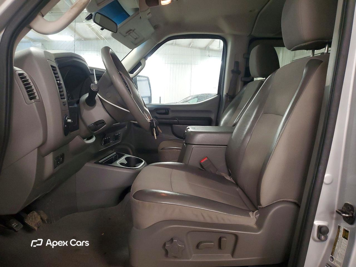 Nissan NV 2015