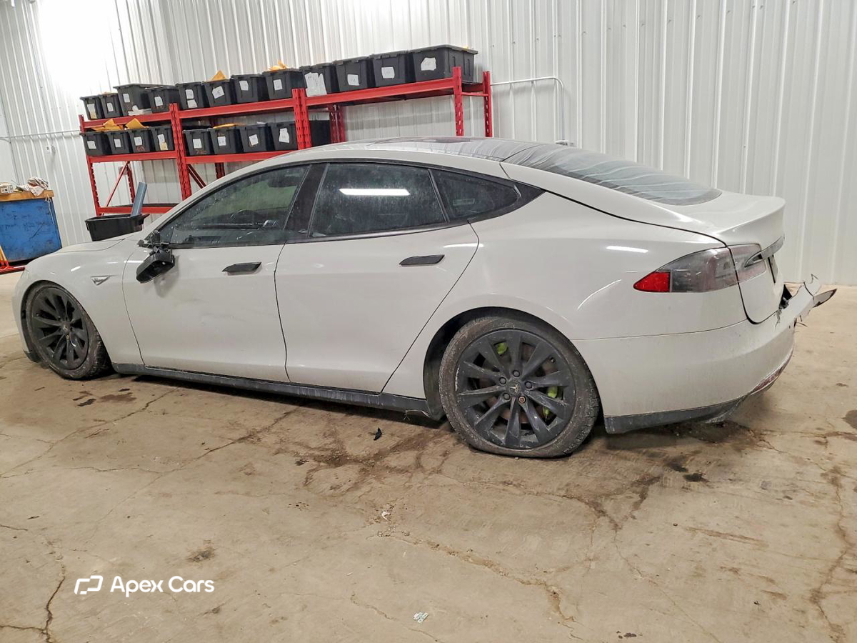 Tesla Model S 2015