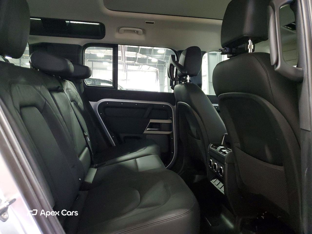 Land Rover Defender 2023