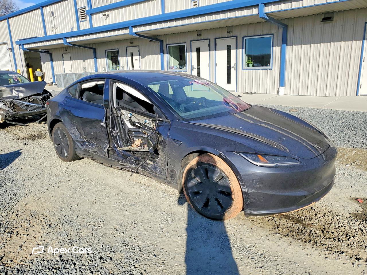 Tesla Model 3 2024