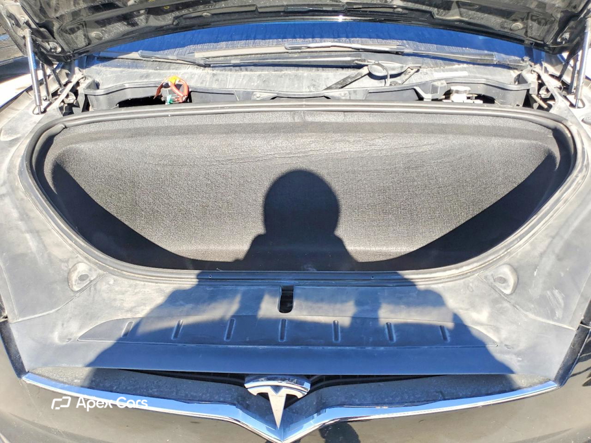 Tesla Model X 2020
