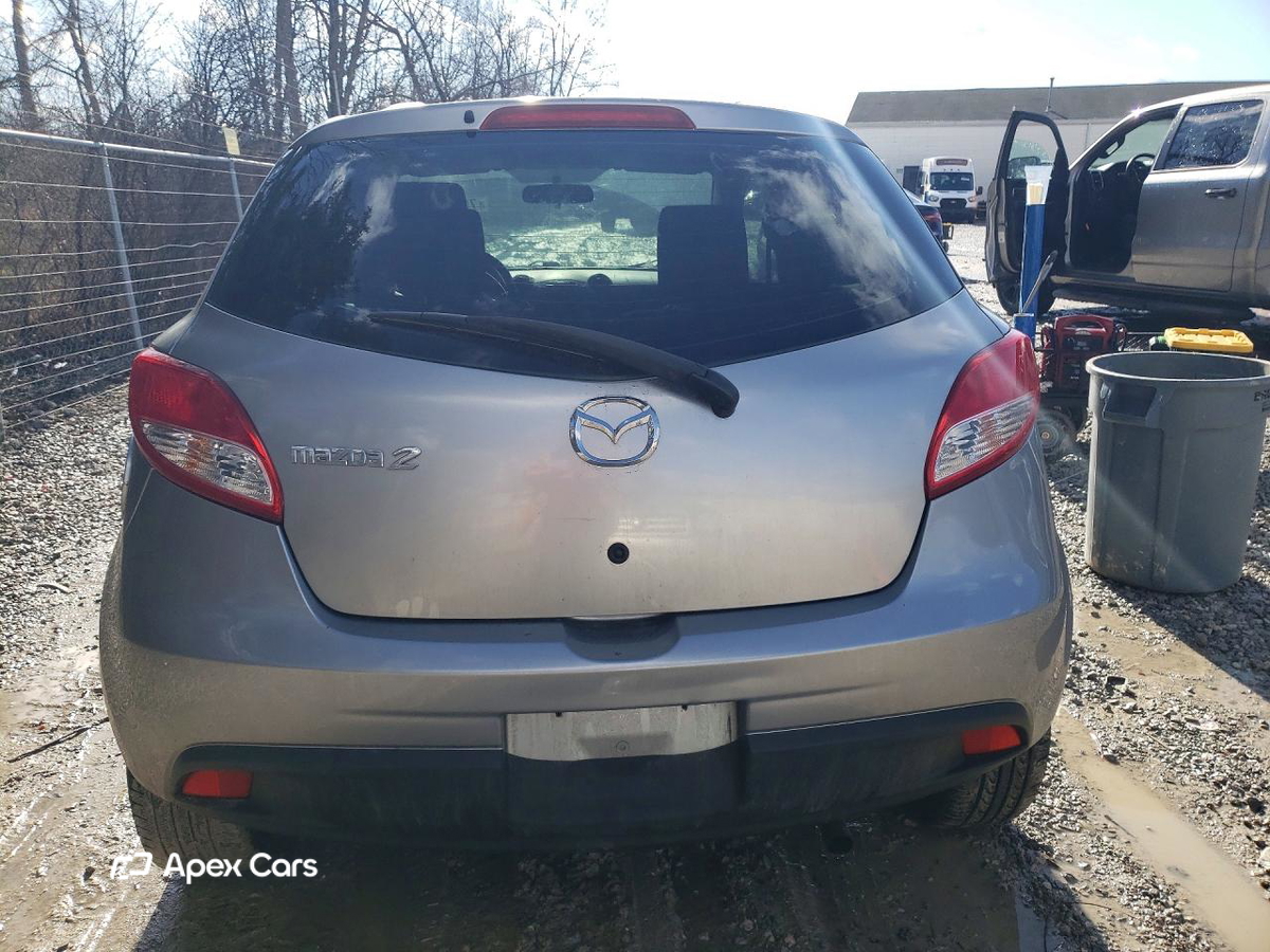 Mazda 2 2011
