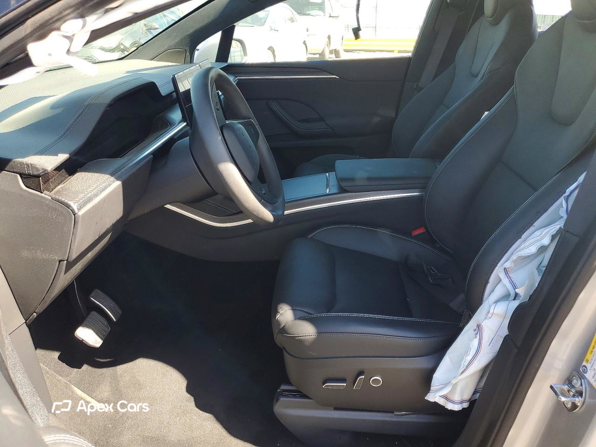 Tesla Model X 2025