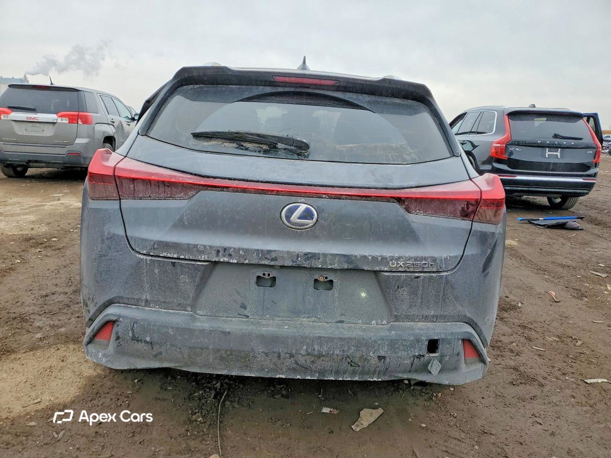 Lexus UX 2022